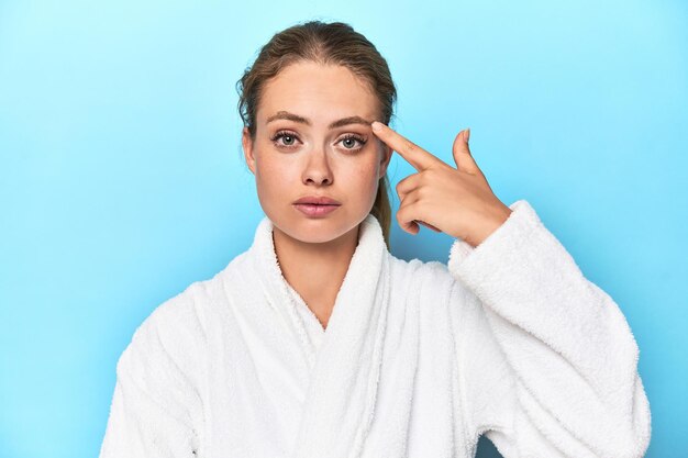 Mezoterapia okolic oczu dla młodszego wyglądu skóry